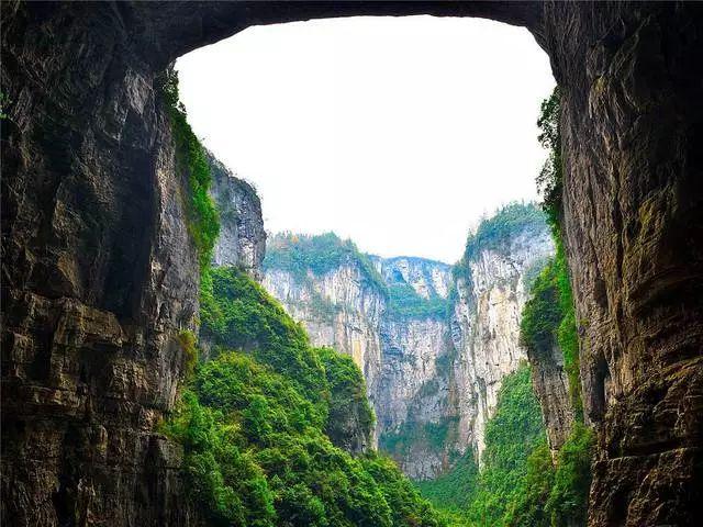 突发：两国在边境地区交火